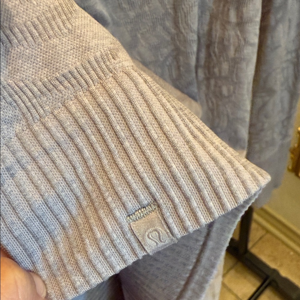 Lululemon ribbed pullover - Picture 4 of 4